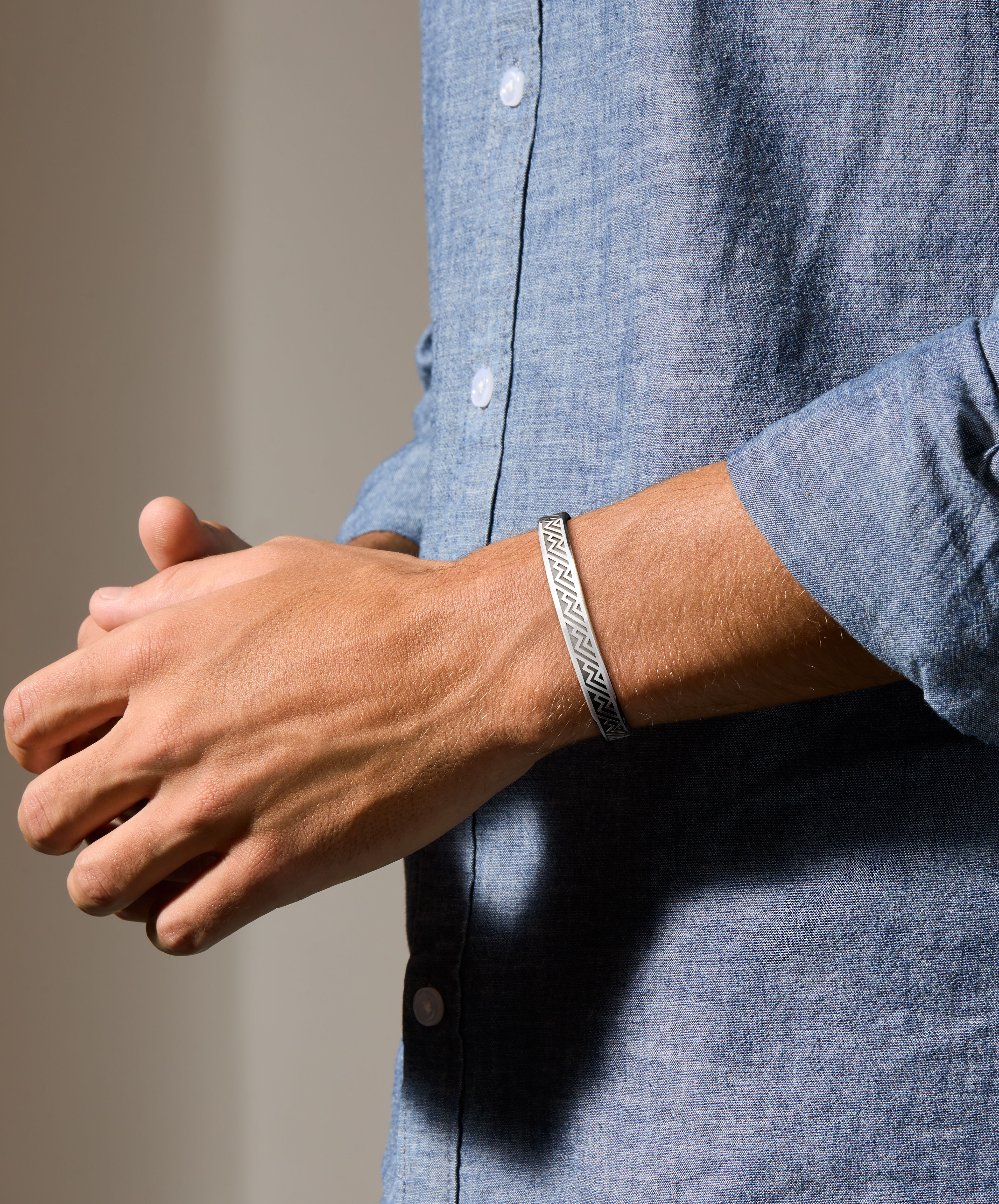 Men's M Pattern Cuff 21.5 x 25.5mm, Quartz